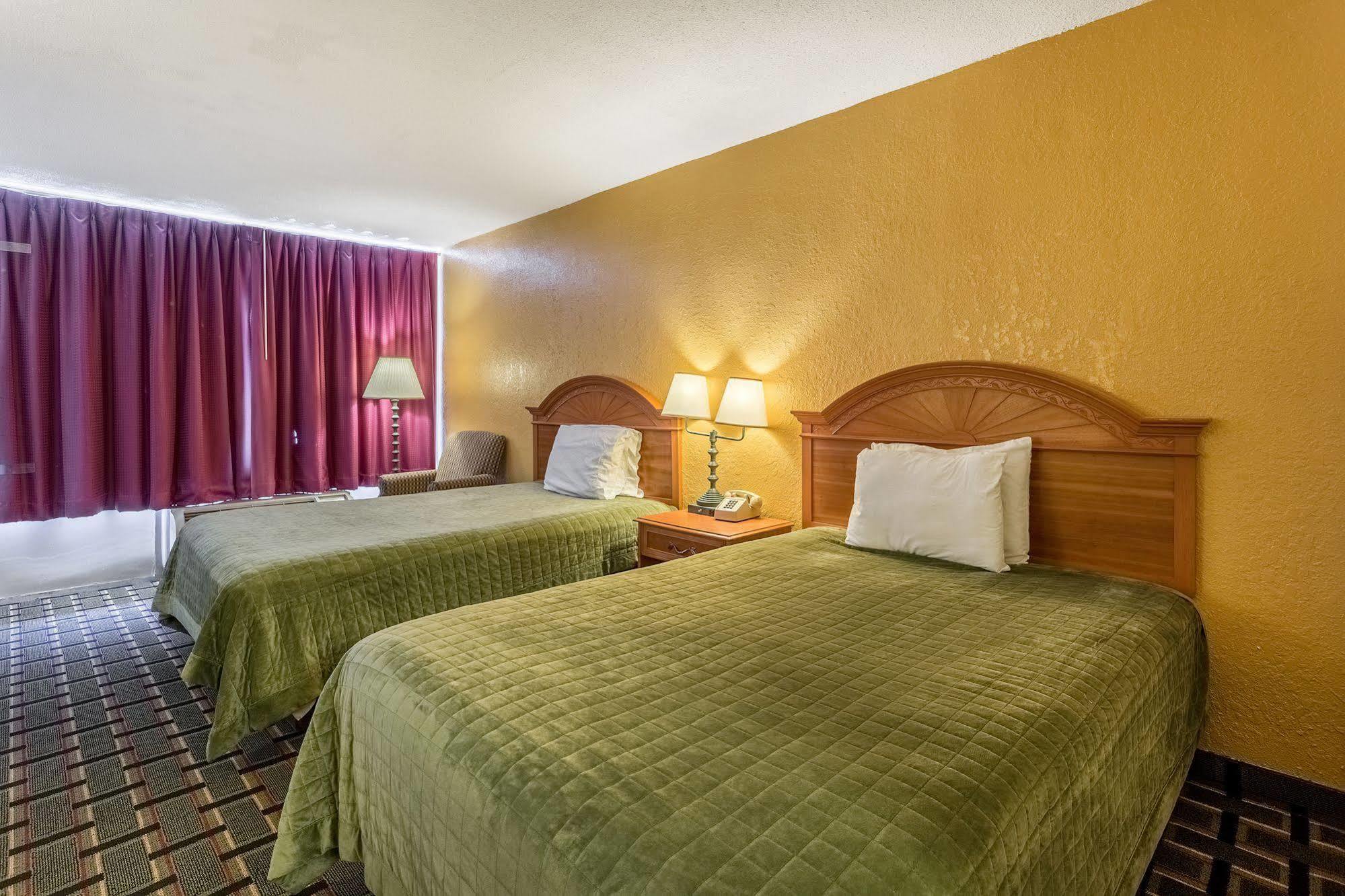 Rodeway Inn Denmark-Jackson Екстериор снимка